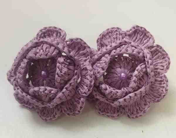 PORTA GUARDANAPO COM ARGOLA EM MADEIRA E FLOR FIBRA DE PAPEL – LILÁS