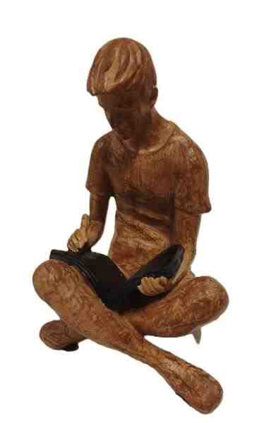 ESCULTURA HOMEM COM LIVRO EM RESINA 11,4X11,