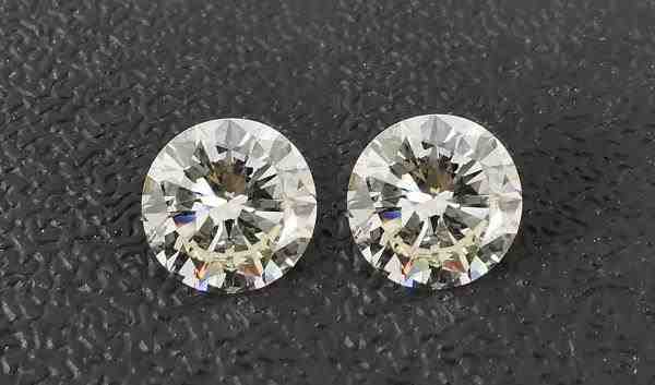 BRILHANTE BRANCO REDONDO 4,18CTS VS2 COR L – 4,30CTS VS1 (PAR)