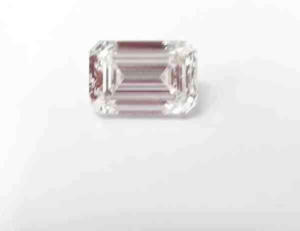 LAB GROWN (BRILHANTE LABORATÓRIO) BAGUETE 12.27 – 8.28MM 5.69ALT – VS2 COR F (PEDRA) IGI