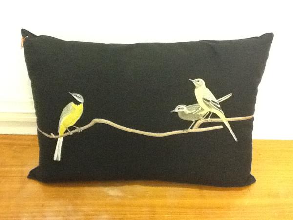 ALMOFADA BEM TE VI COM ENCHIMENTO PRETO