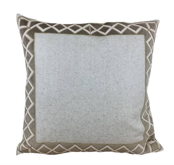 ALM LINHAO 52X52 C/ APLIQ VELUDO BEGE/ PALHA MOD 3