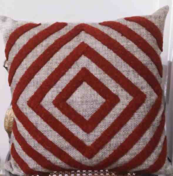 ALM LINHAO BEGE 52X52 BORD AUTO REL BOUCLE OCRE 3