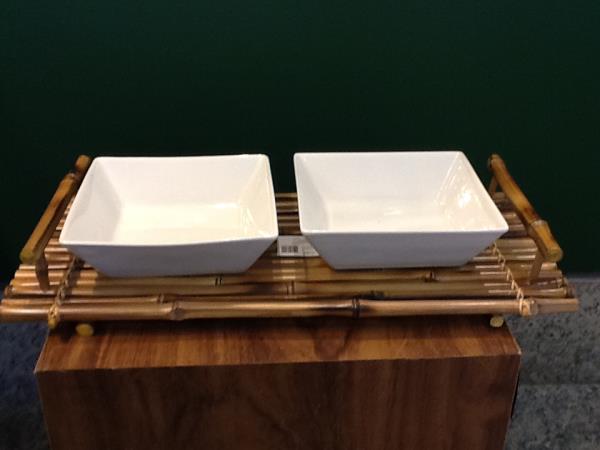 BANDEJA BAMBU C/ 2 BOWLS QUADRADOS PORC