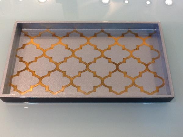 BANDEJA 36X20X3 PRETA BASE PRATA