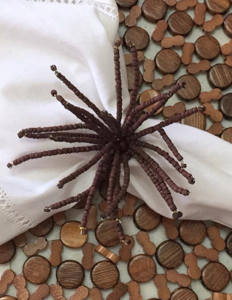 ANEL P/ GUARD. THOUSAND LEGS MADEIRA COR CAFE