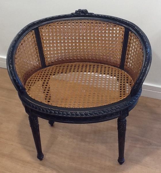 CADEIRINHA EM PALHA PRETA