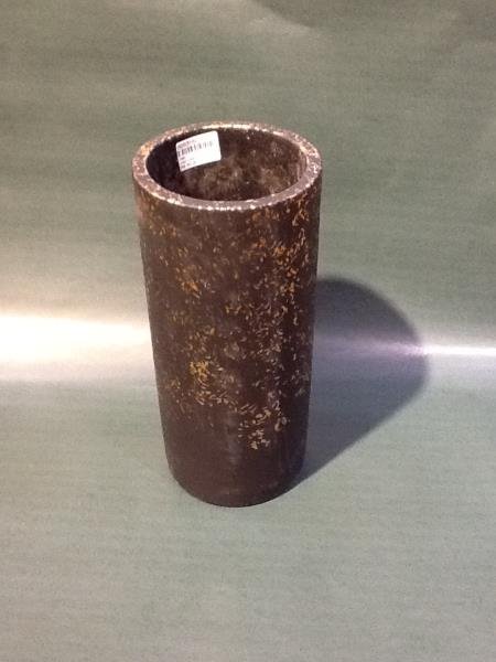 VASO PRETO E DOURADO EM CIMENTO