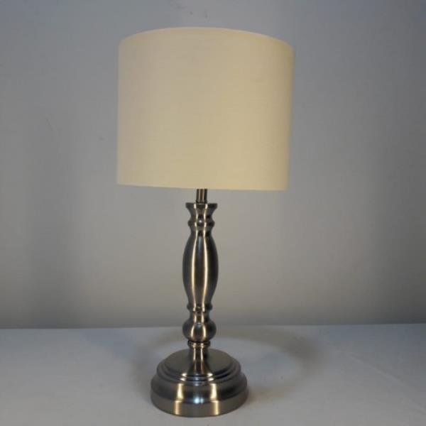 ABAJUR DE MESA 23X24H E 27X1