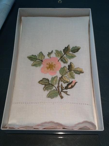 TOALHA LAVABO LINHO BRANCO ROSEIRA