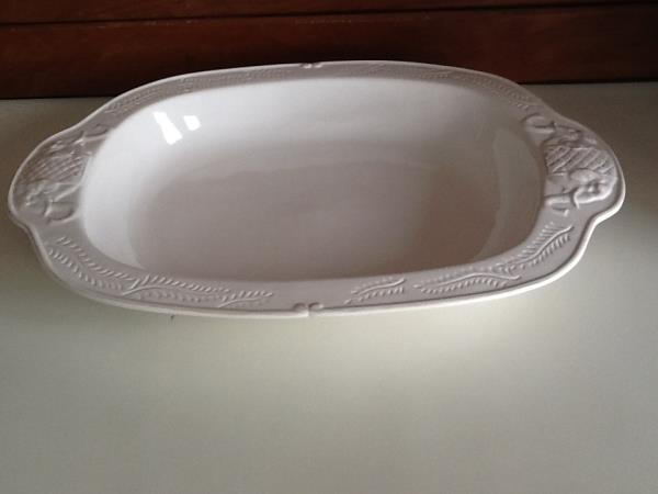 TRAVESSA EM PORCELANA