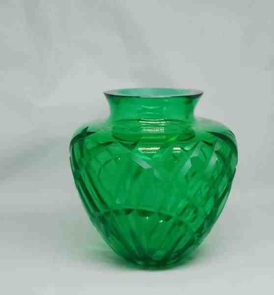 VASO LAPIDADO ACETINADO P 14 VERDE ESM S/ OURO