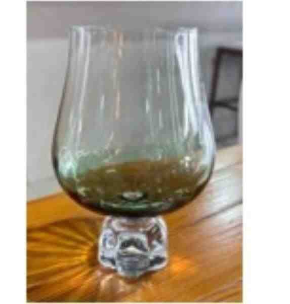 TAÇA DE VIDRO TRANSPARENTE E VERDE 600ML