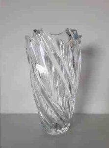 VASO CRISTAL COM DETALHES TORCIDOS