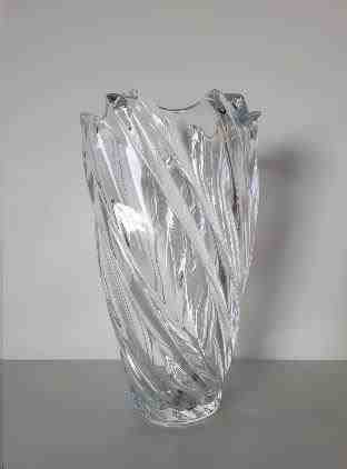VASO CRISTAL COM DETALHES TORCIDOS
