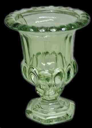 VASO VIDRO PEQUENO COM BASE HEXAGONAL – 300